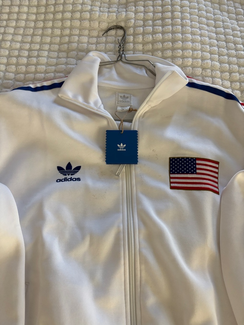 Adidas's 1974 Fifa W C White Track Jacket with Red & Blue Sleeve Stripes - Picture 4 of 4